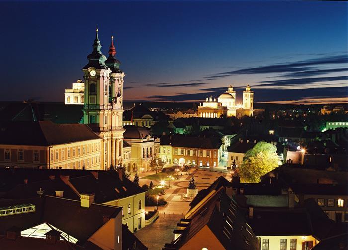 Strandfuerdo Apartman Eger Rom bilde